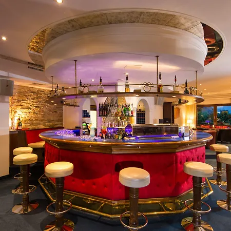 Hotel Dachstein 4*
